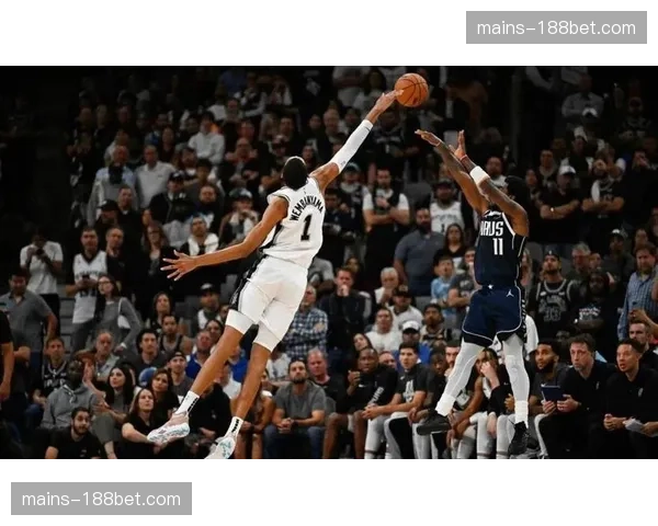 马刺内线得分52.2分联盟第9，禁区攻击力中等偏上